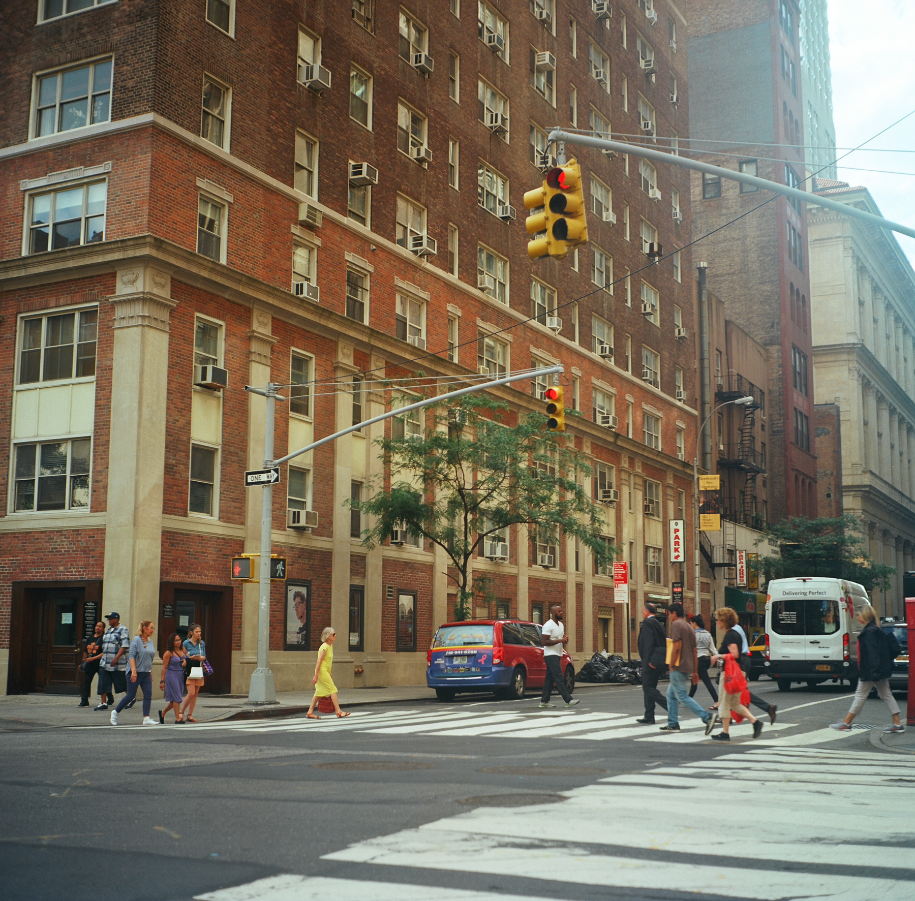 NYC 2016 Kodak Ektar 120mm Yashica mat 124g-1